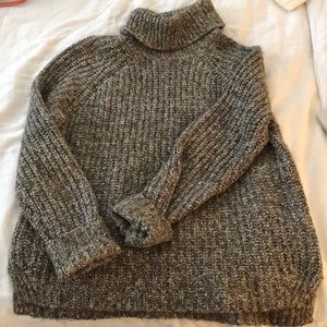 Abercrombie & Fitch Green & White cozy turtleneck
